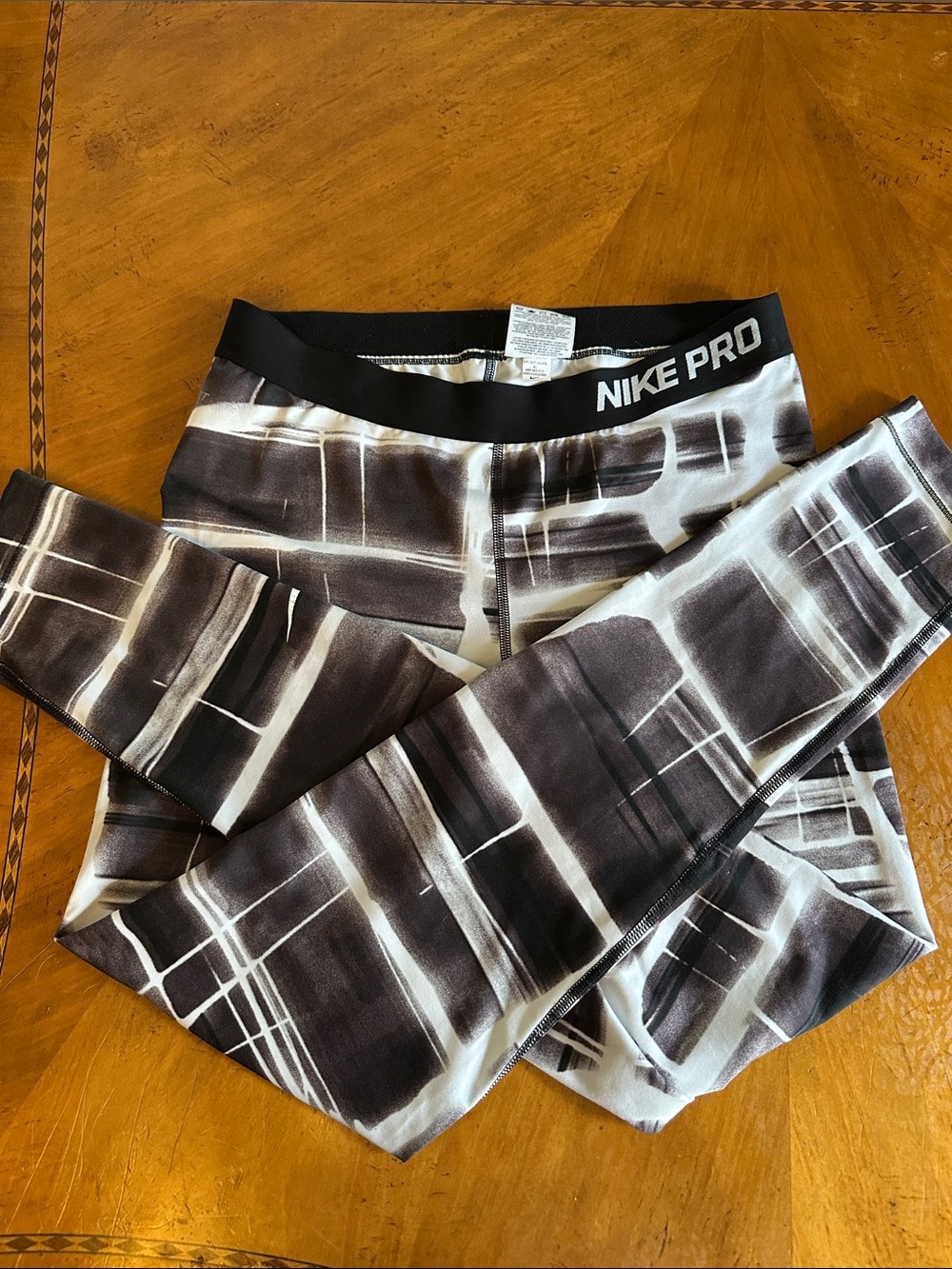 NIKE  PRO BROWN& WHITE PRINTED LEGGINGS/ XL LIKE NEW